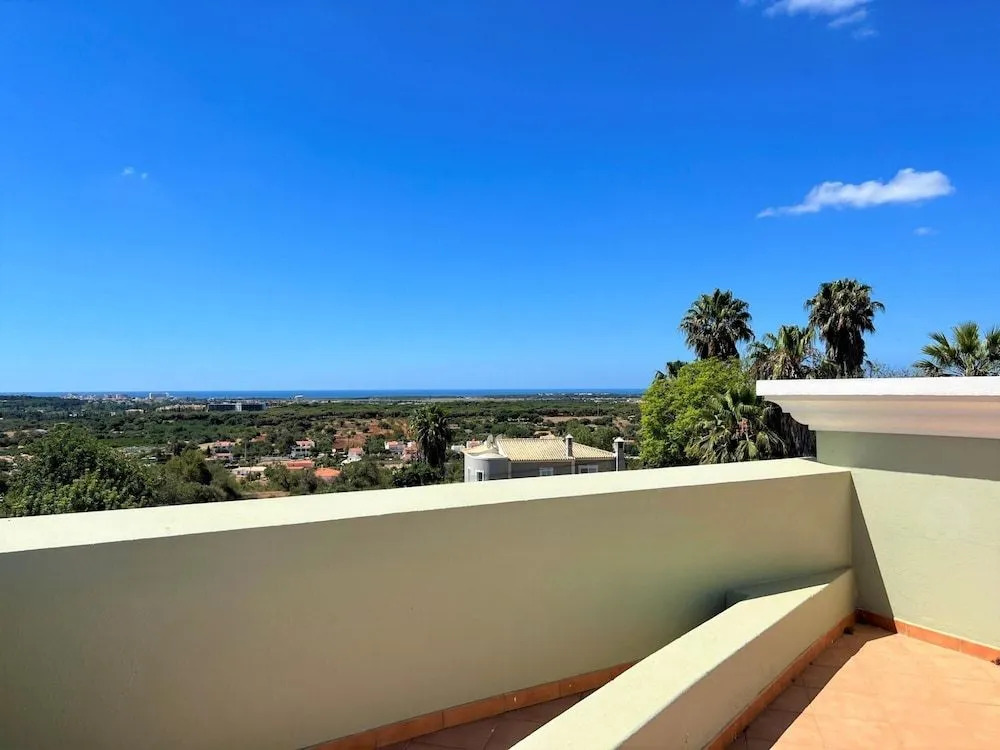 Boliqueime Amazing Villa With Pool by Homing