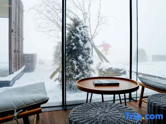 Jinfo Mountain Holiday Hotel