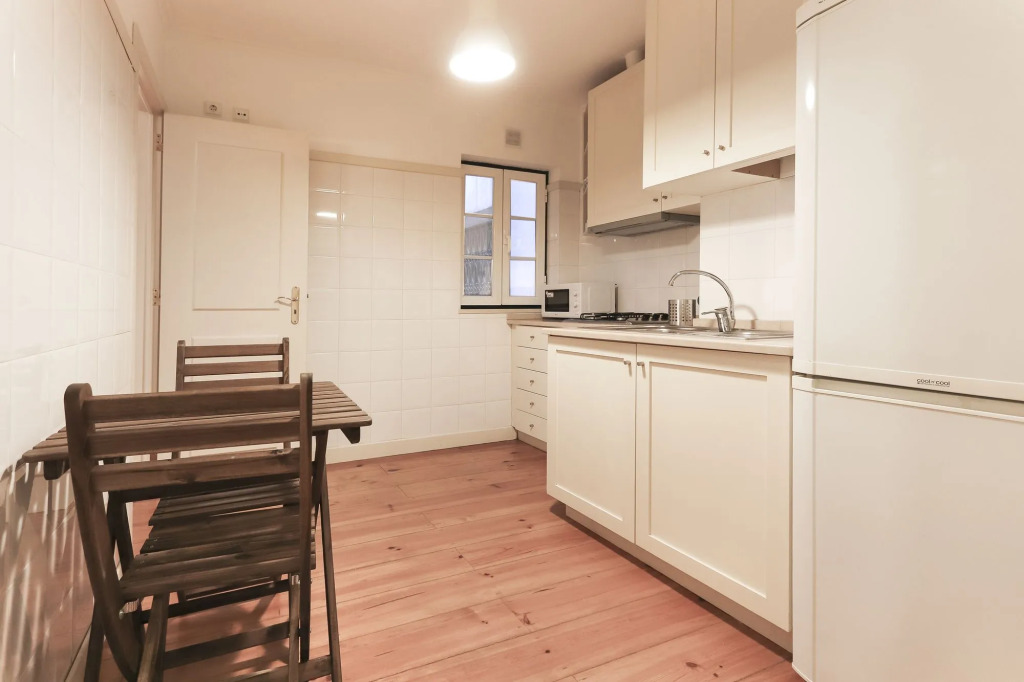 Alfama Cozy Studios by Get Your Stay