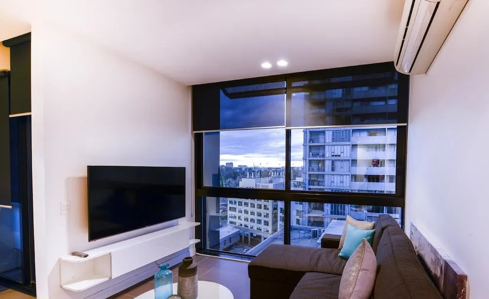 Elm Apartment