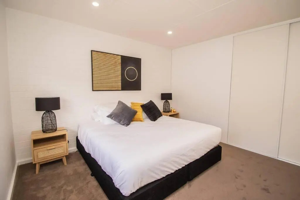 Willow Court Unit 1