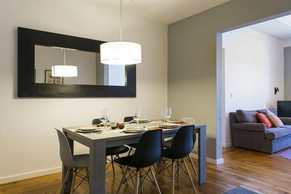 5 Bedroom Apartment near Av Liberdade