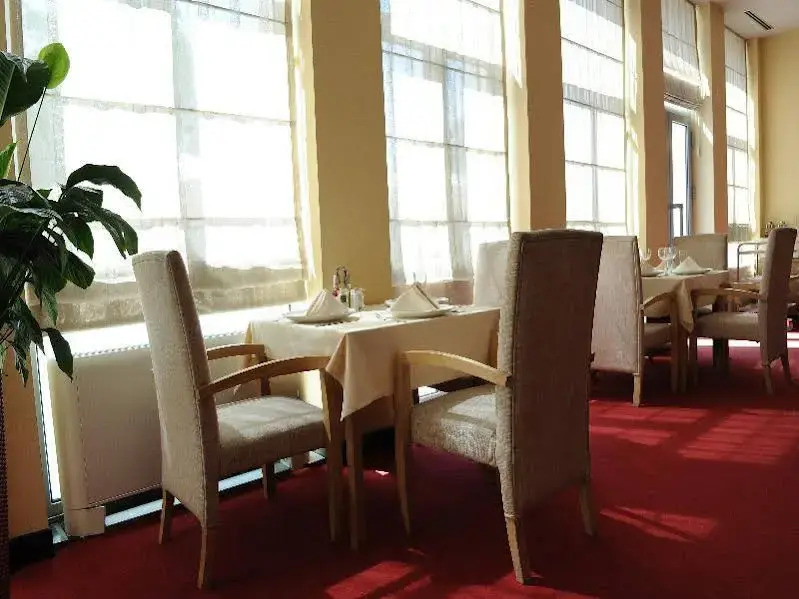 City Hotel