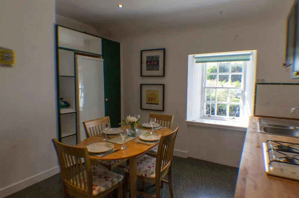 Silver Lining - Cottage by the sea