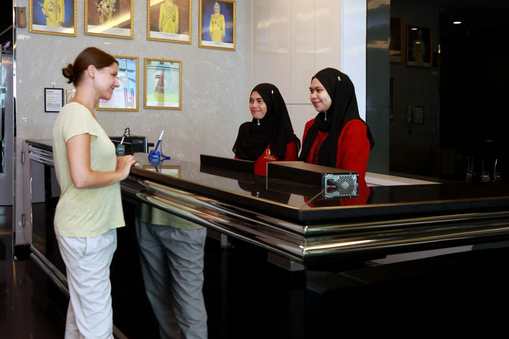 J Suites Hotel