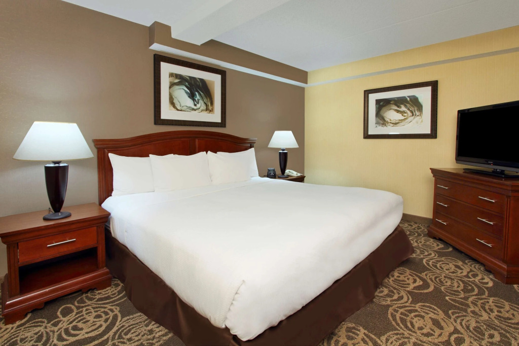 DoubleTree by Hilton Mahwah