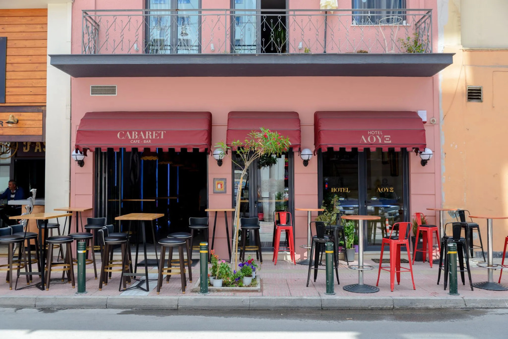 LUX Hotel 5 mins walk from port of Piraeus and metro station