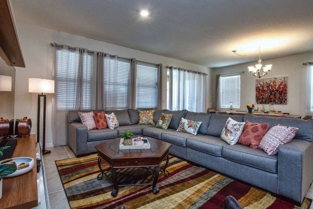 Brand New, Modern Decor, Pool& Spa- 7047sr 7 Bedroom Home by RedAwning