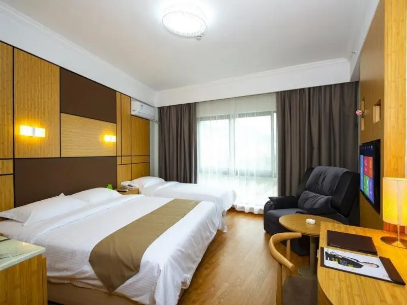 Vatica Hangzhou Linan Qianwang Street Hotel