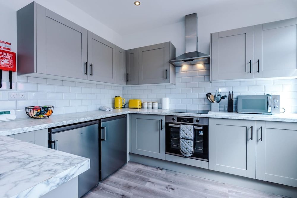 Pristine Home With Parking Ideal for Contractors