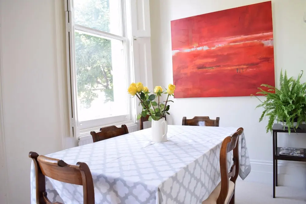 Bright 1 Bedroom Flat in Brook Green