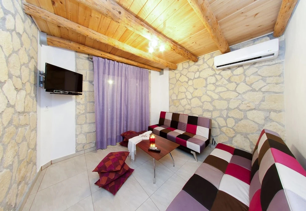 Villa Tireda Pool and Whirlpool