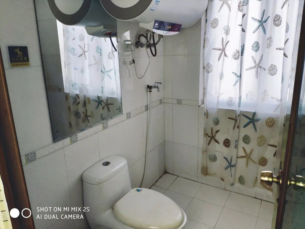 Kunming Harbor Home Hostel