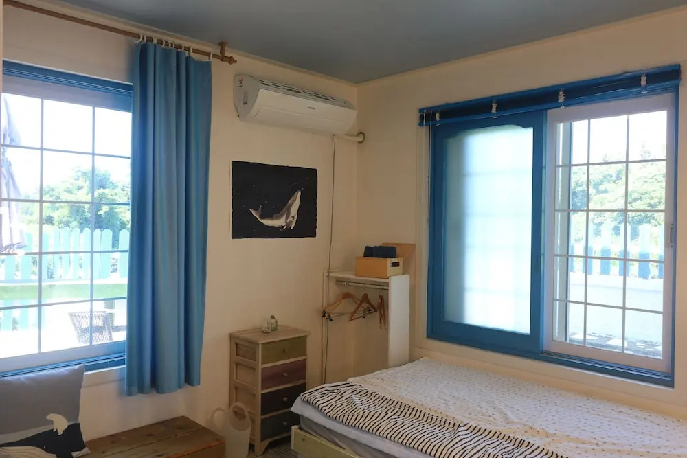 White Whale Guesthouse - Hostel