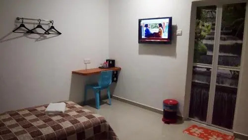 Aloha Hotel