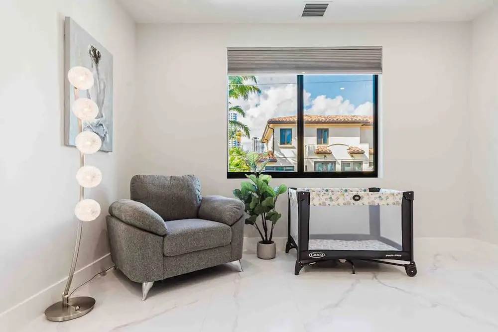 Luxury Paradise Walk to Las Olas -5 Mins to Beach