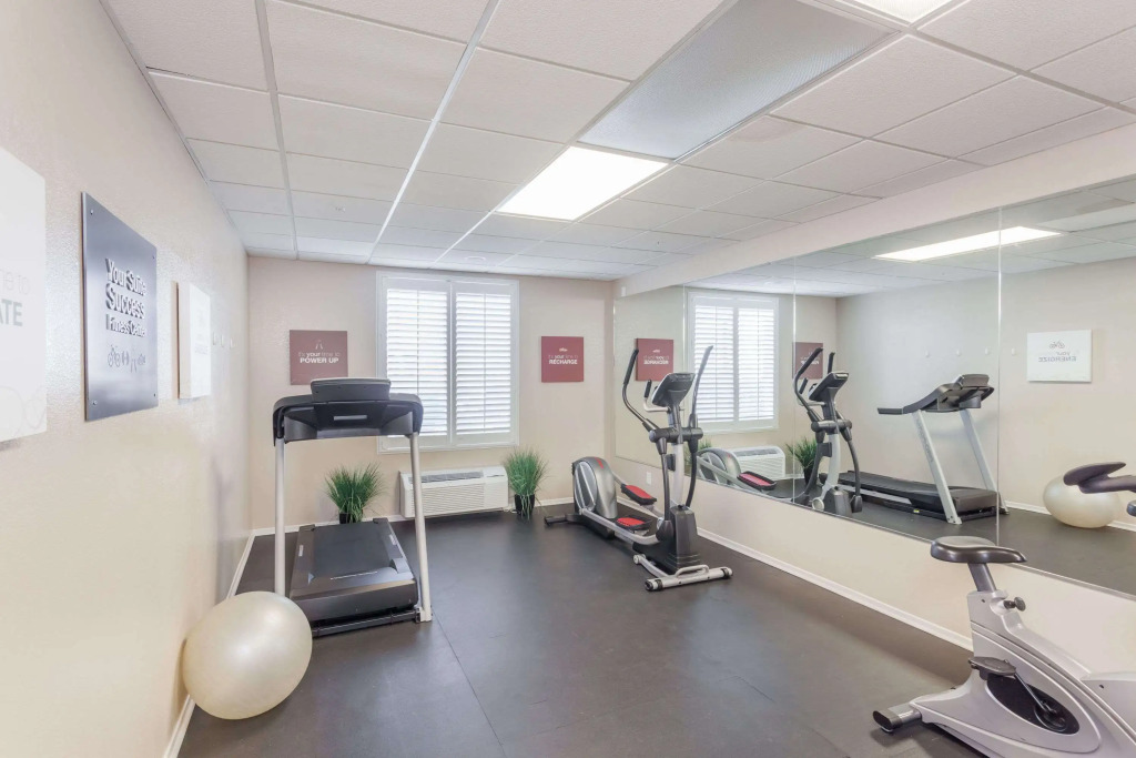 Hawthorn Suites