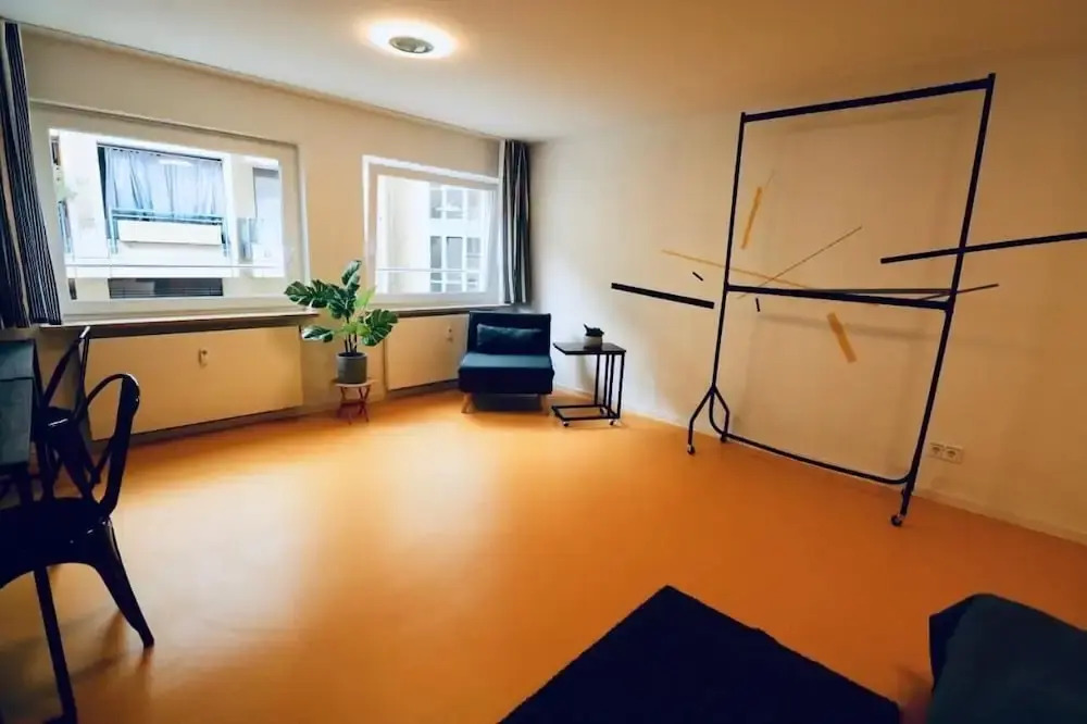 Nice and clean hostel room for 3 2C