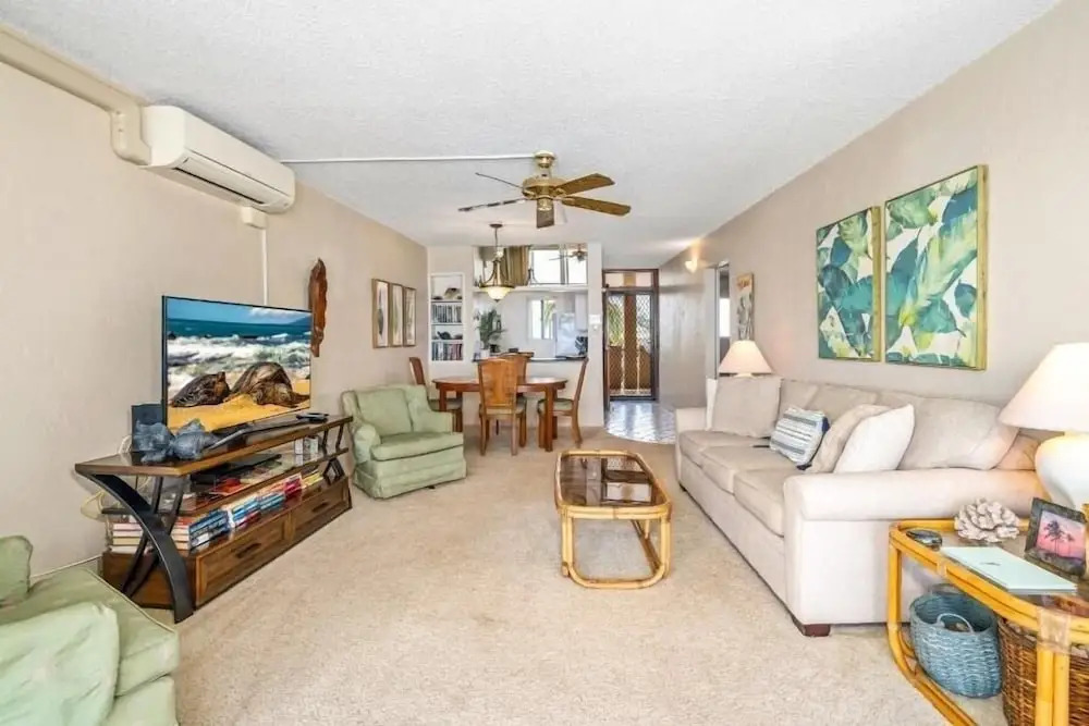 Menehune Shores, #517 1 Bedroom Condo by RedAwning