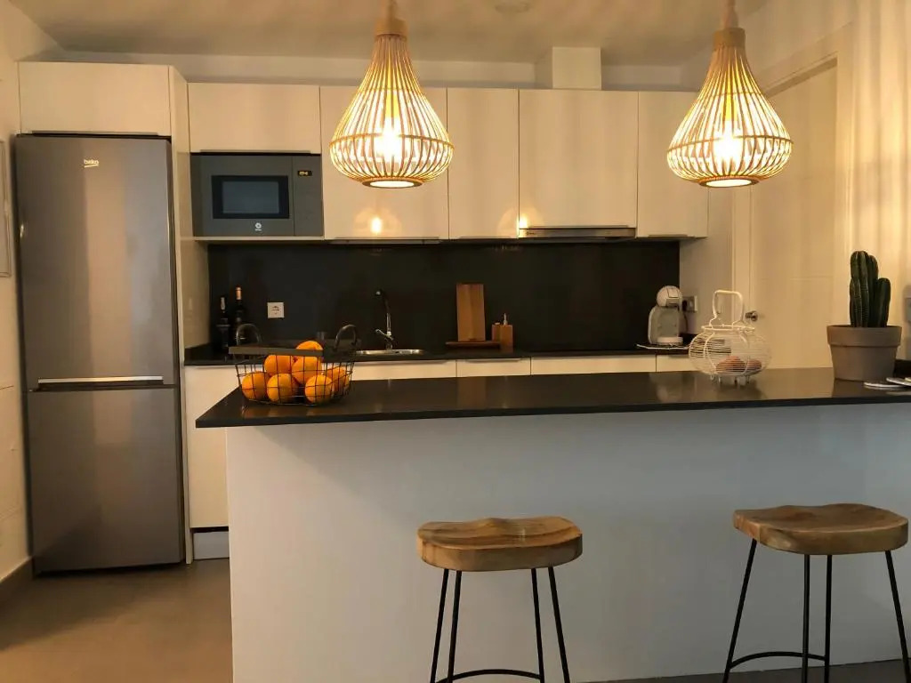Apartment - Sleeps 4 - Parking - Garden - Pool