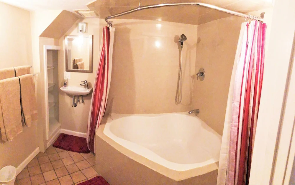 Near Downtown Salt Lake City - 6 Br Home