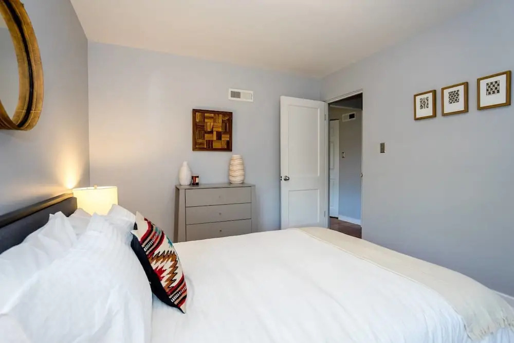 The Denver Den in Mayfair Park Enormous Backyard With Grill Sleeps 7