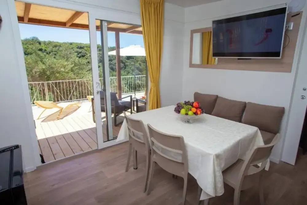 Spacious Apartment in Novalja near Sea