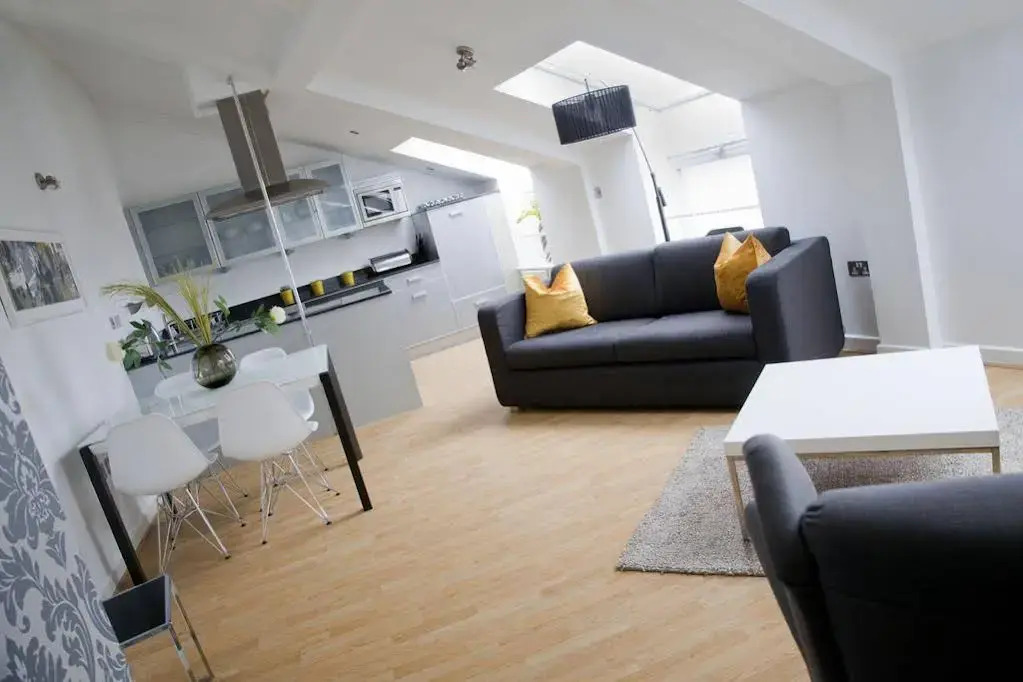nightspace: Regent House Apartments