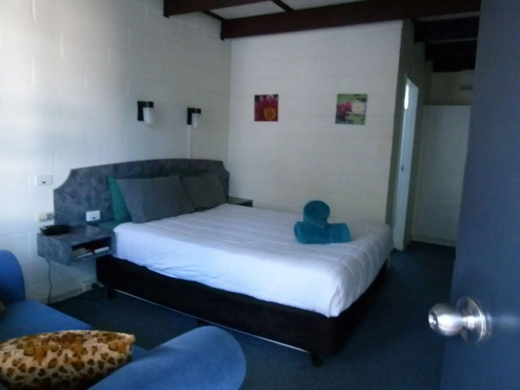 Azalea Motel - Under New Management