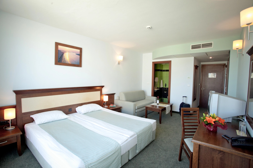 Lion Sunny Beach Hotel