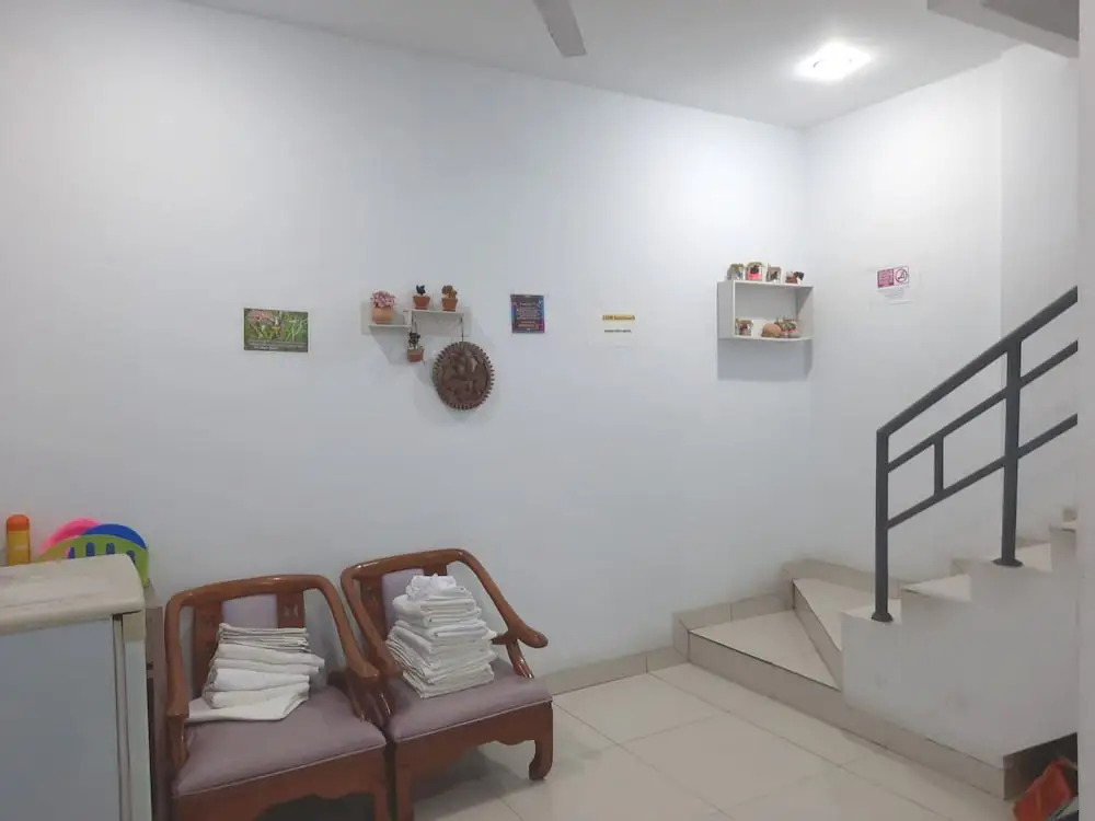 OYO Life 92883 Kost Ratana Cengkareng Syariah