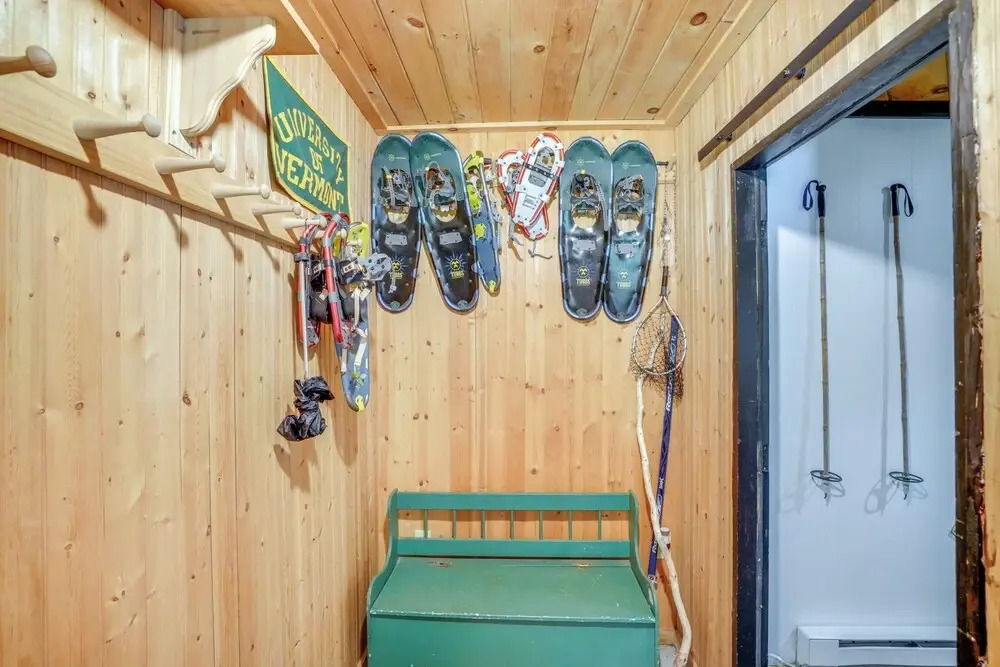 Treehouse Chalet Near Mt. Snow w/ On-site Trails!