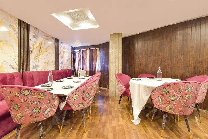 FabHotel Royal Classic