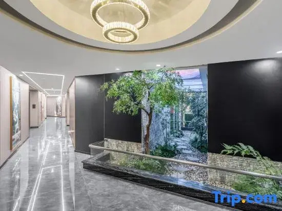 Yulong Hotel (Chengdu Jinsha Site Jinsha Museum Subway Station)