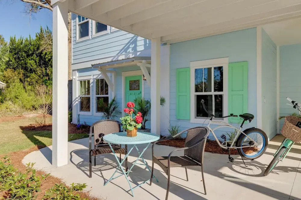 Harbor Oaks Haven: Walk to Front Beach & Downtown!