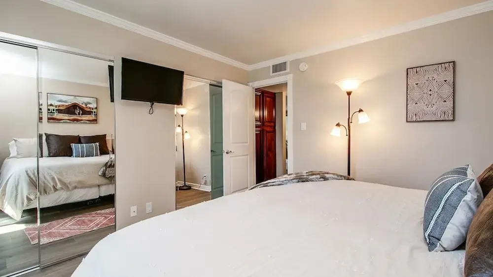 2 Bdrm Condo in the Heart of Old Town Scottsdale!