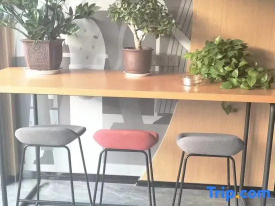 Shankee Hotel (Xinxiang Huixian Baligou Tourist Center)