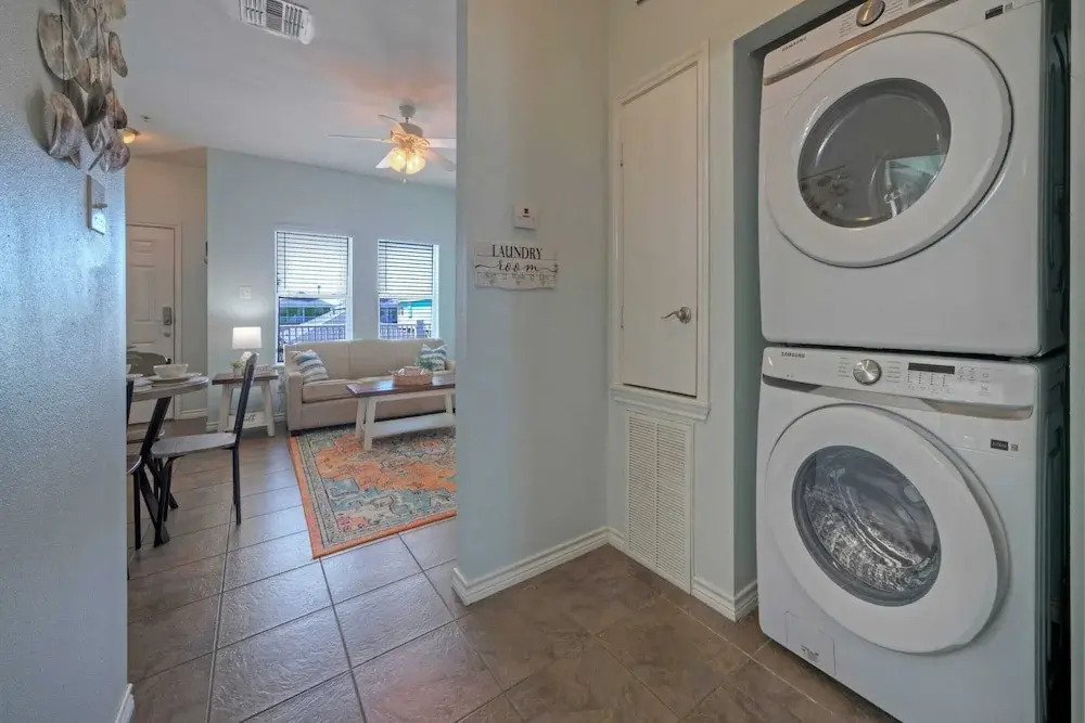 Minutes to the Beach w/ Pool, Sleeps 8 Two Condos: Costa Bahia