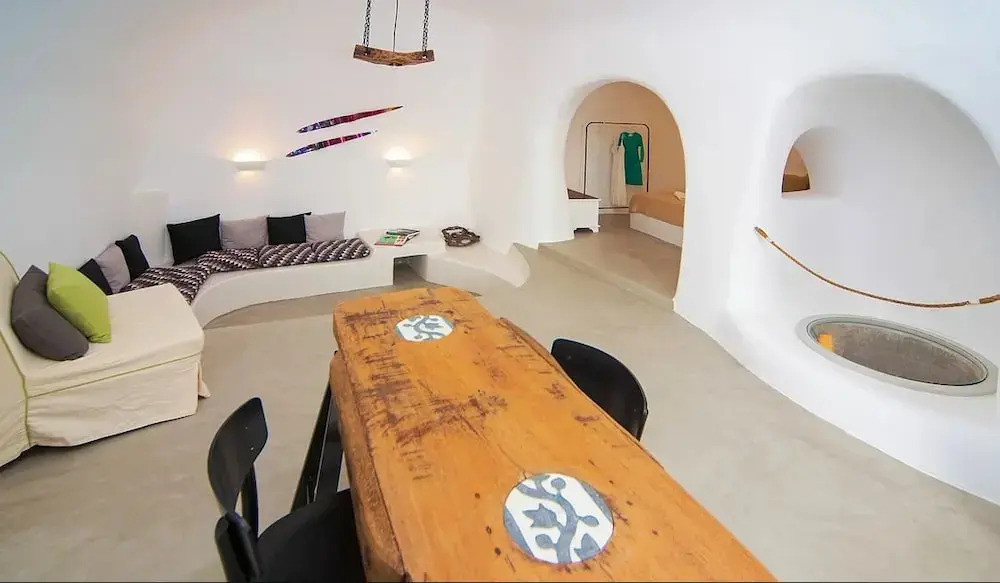 DOMEstic Cave House in Finikia Oia Santorini