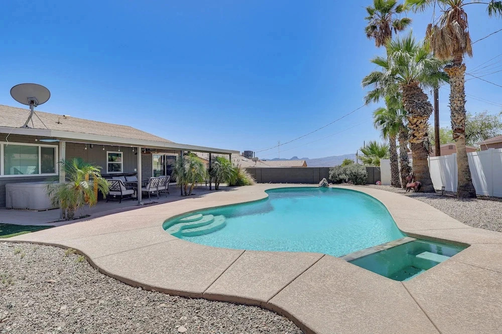 Desert Retreat Near Lake Havasu w/ Backyard Oasis