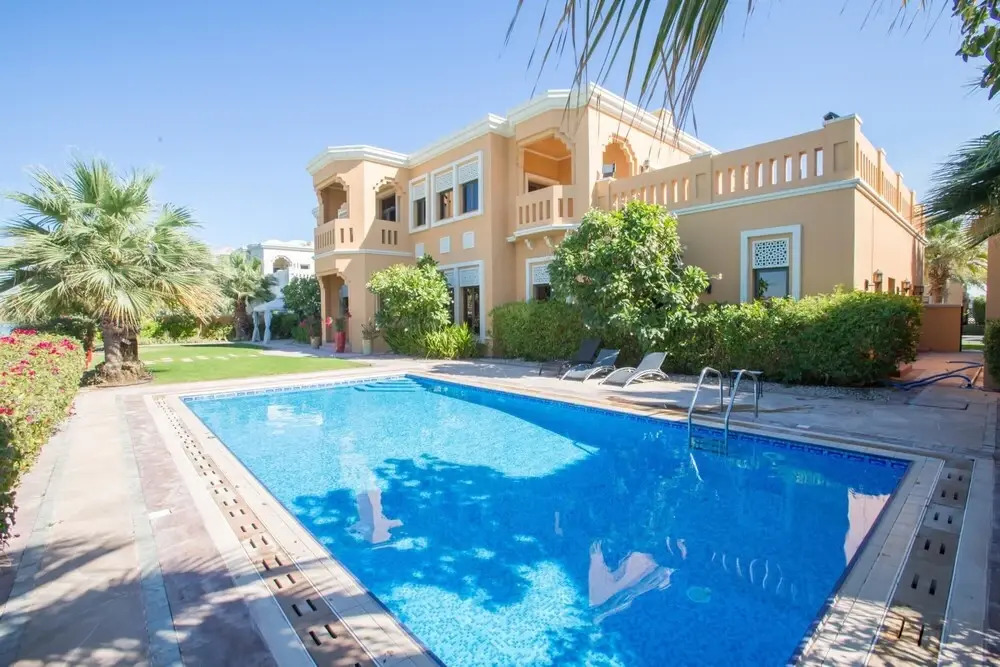 Prvt Pool Beach in Luxury Palm Jumeirah Villa