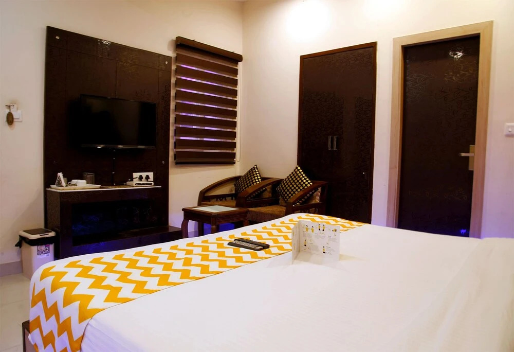 FabHotel Diamond