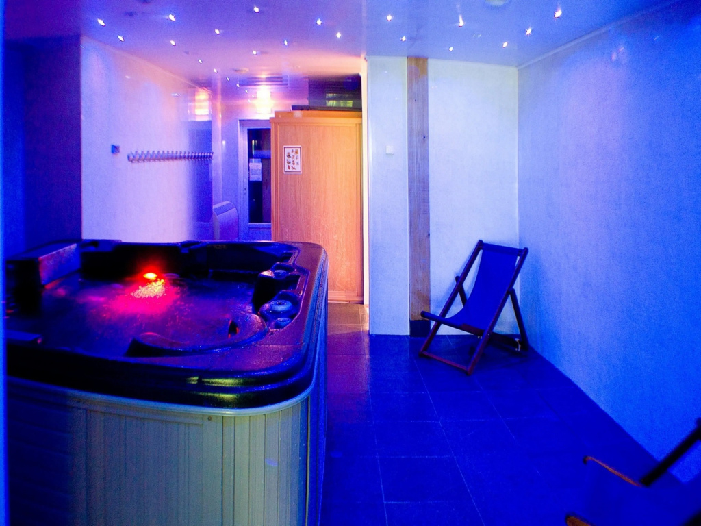 Gite Roche Des Ducs Piscine toute lannée, Spa Sauna Hammam Accès Illimité