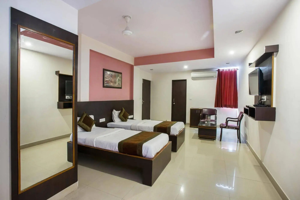OYO 410 Hotel Lily Bay Inn