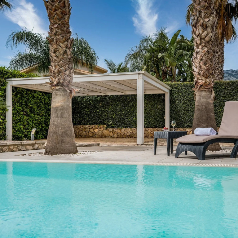 Villa Jacqueline con piscina privata 8 posti letto