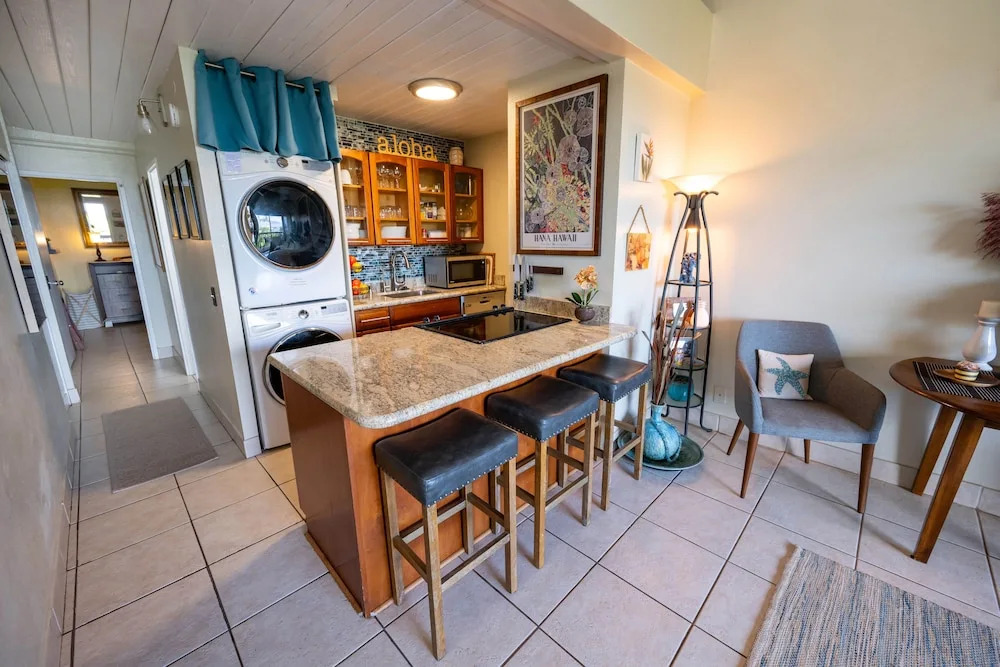 Maui Vistas #3419 2 Bedroom Condo by RedAwning