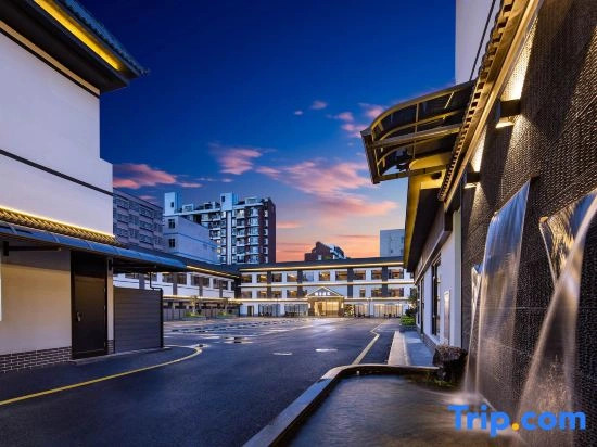 Longyi International Hotel（Xintangwei Subway Station）