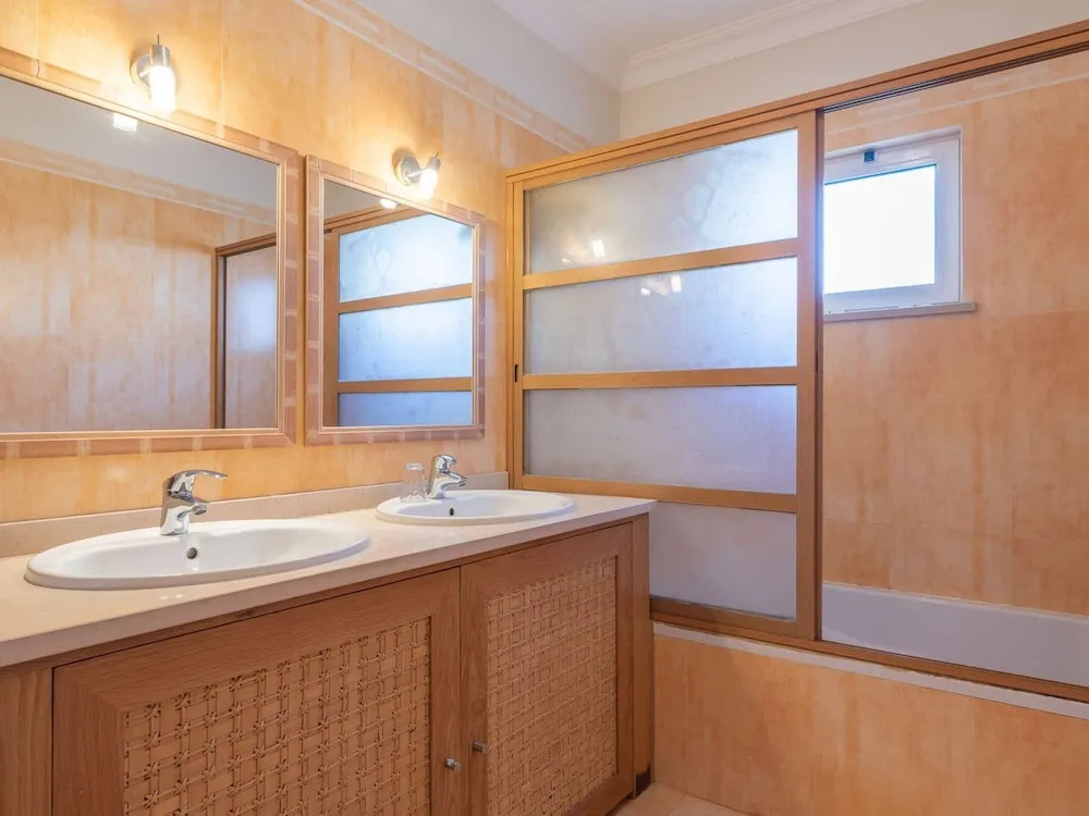 Lively Holiday Home in Albufeira With Private Pool 500m From the Beach