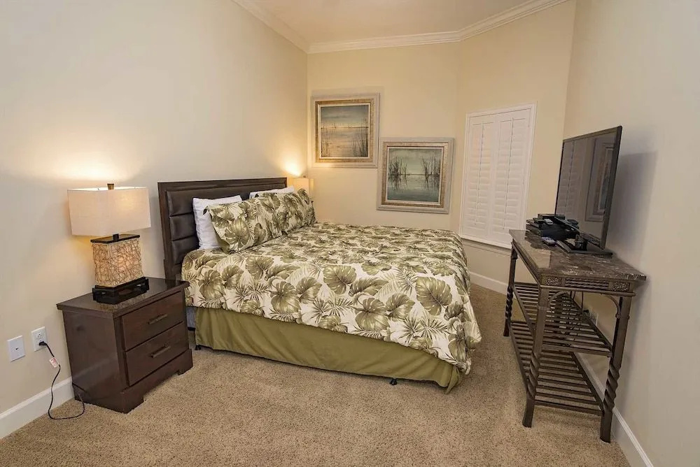 Phoenix West II 2709 3 Bedrooms 4 Bathrooms Condo