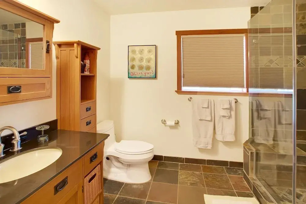 42639 Alta Vista Ave Cabin by RedAwning